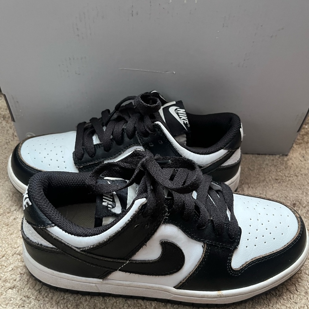 Nike Black and White Sneakers Bold Contrast Design